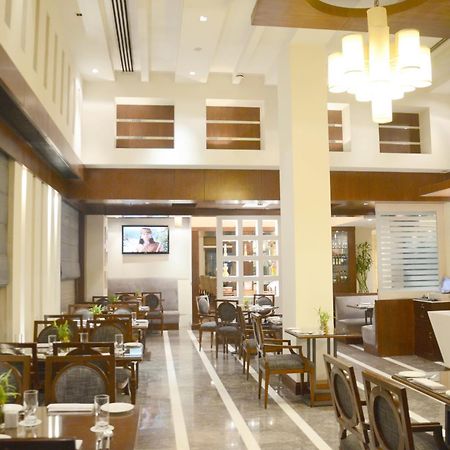 The Acura, Bmk Hotel Gurgaon Bagian luar foto