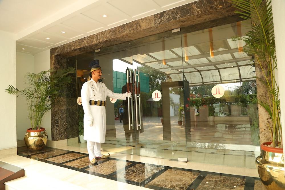 The Acura, Bmk Hotel Gurgaon Bagian luar foto